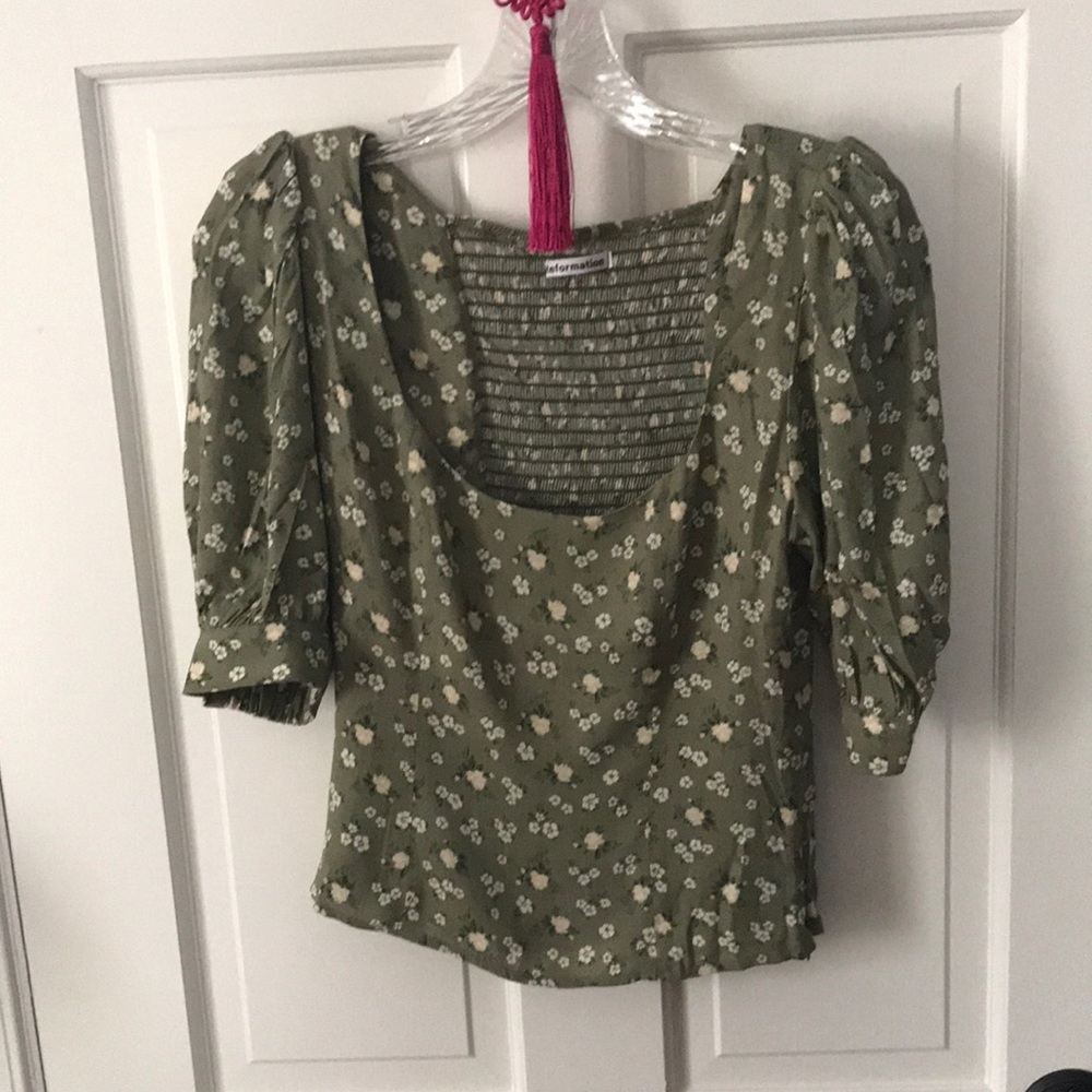 Adorable Reformation puff sleeve top 4 - Picture 3 of 7